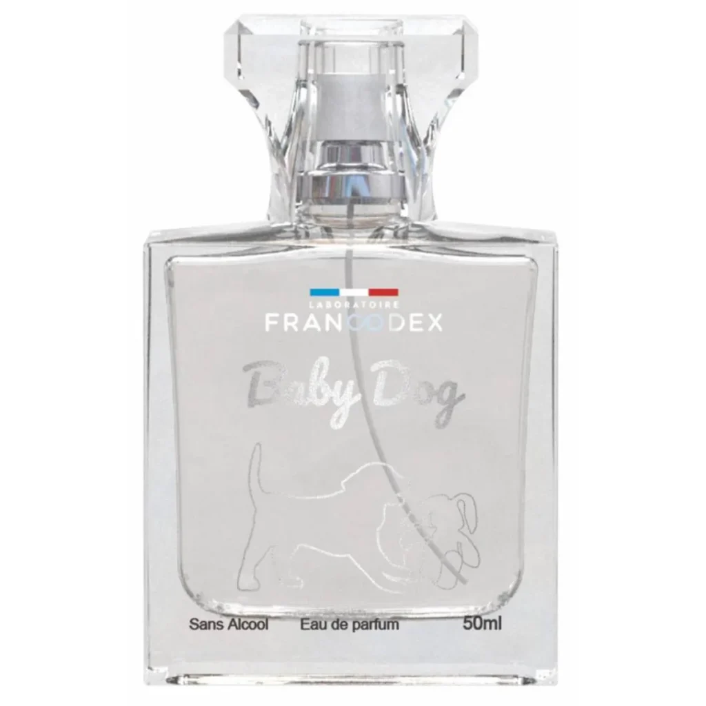 Flacon de 50ml de parfum Francodex Dog Baby cu aromă delicată de mosc alb, formulat special pentru puii de câine cu piele sensibilă.