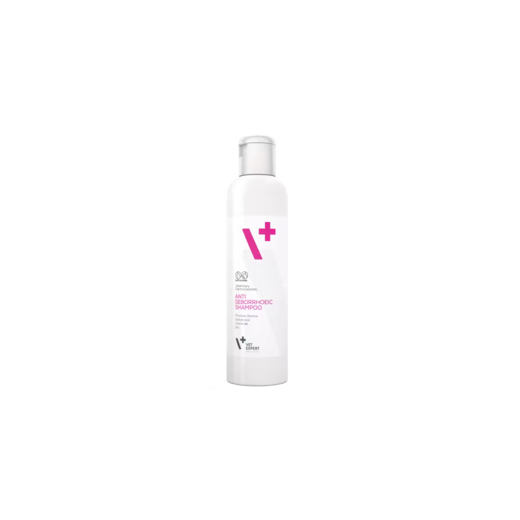 Flacon de șampon dermatologic VetExpert Antiseboreic pentru tratarea seboreei și a mătreții la câini și pisici.