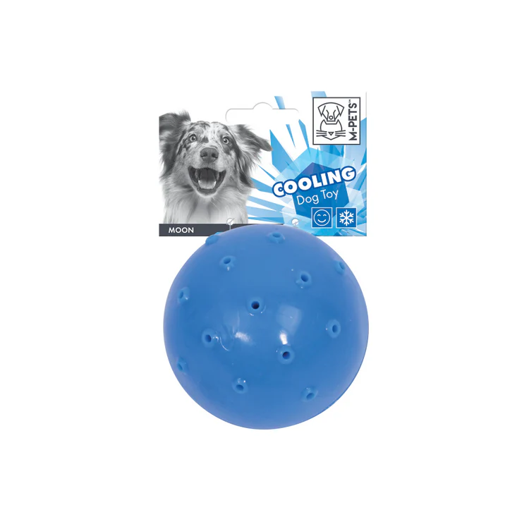 Jucărie răcoritoare pentru câini M-Pets Moon în formă de semilună, concepută pentru a fi congelată în zilele calde.
