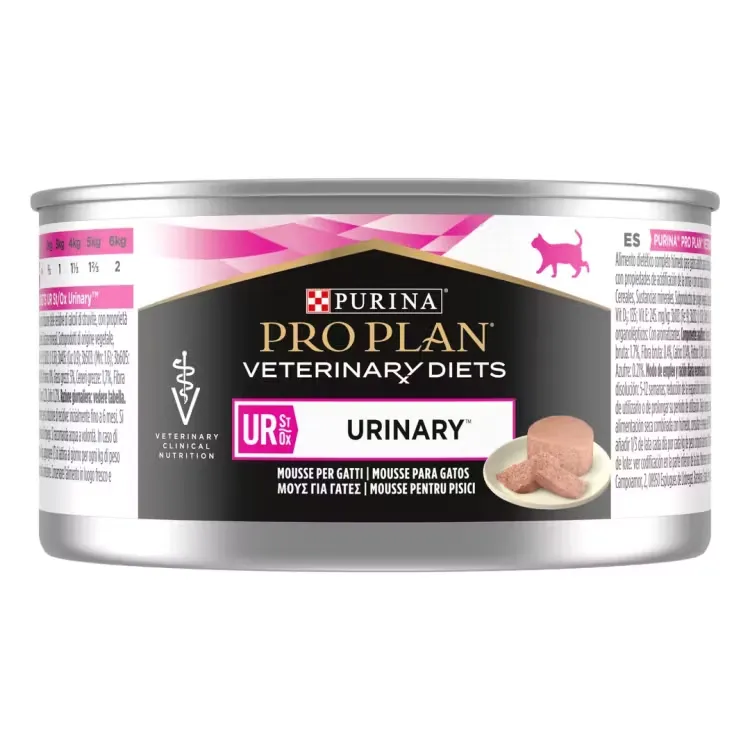 Conservă de 195 g de hrană umedă dietetică sub formă de mousse Purina Pro Plan Veterinary Diets Feline UR Urinary, pentru pisici cu afecțiuni urinare.