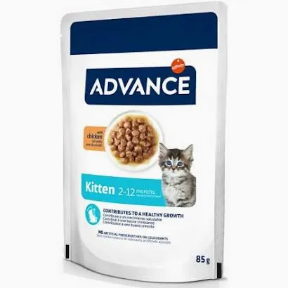 Plic de 85 g hrană umedă Advance Cat Kitten cu pui pentru pui de pisică.