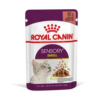 Plic de 85 g hrană umedă Royal Canin Sensory Smell în sos pentru pisici pretențioase.