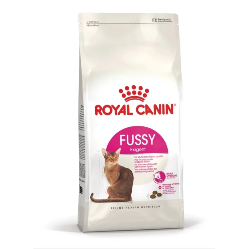 Sac de 4 kg hrană uscată Royal Canin Savour Exigent pentru pisici adulte extrem de mofturoase.