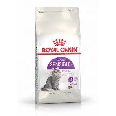 Sac de 4 kg hrană uscată Royal Canin Sensible 33 pentru pisici adulte cu stomac sensibil și digestie delicată.