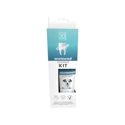 Set complet de igienă orală pentru câini marca M-Pets, format din pastă de dinți, periuță cu două capete și periuțe de tip degetar.